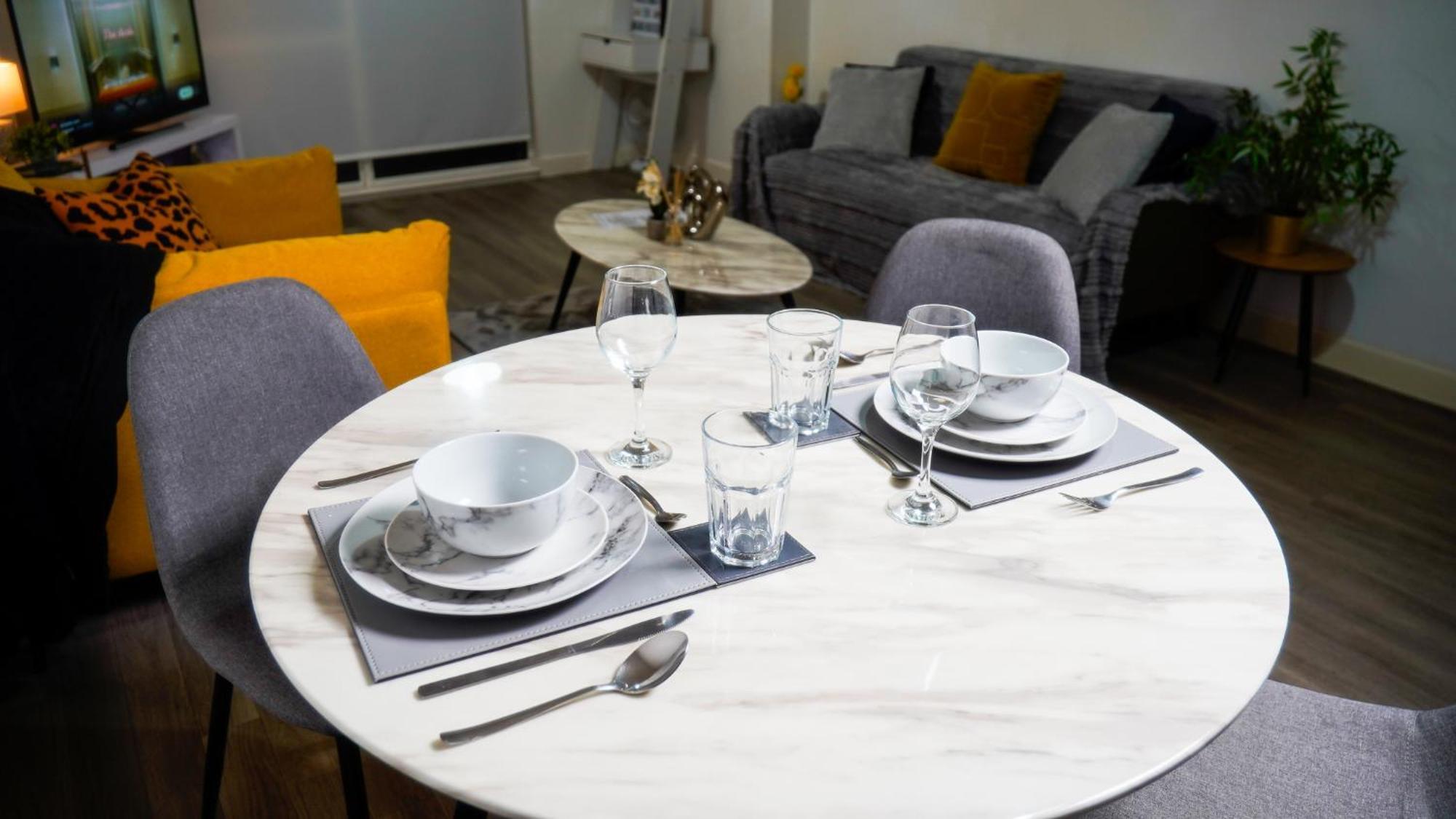 Manchester City Centre Apt With Balcony & Free Parking - Including Free 1-Hour Late Check-Out For Bookings On The 29Th 31St May, Justeat Voucher For 2-Night Stays Minimum! แมนเชสเตอร์ ภายนอก รูปภาพ