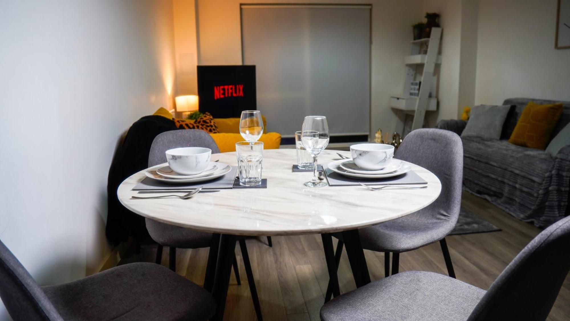 Manchester City Centre Apt With Balcony & Free Parking - Including Free 1-Hour Late Check-Out For Bookings On The 29Th 31St May, Justeat Voucher For 2-Night Stays Minimum! แมนเชสเตอร์ ภายนอก รูปภาพ