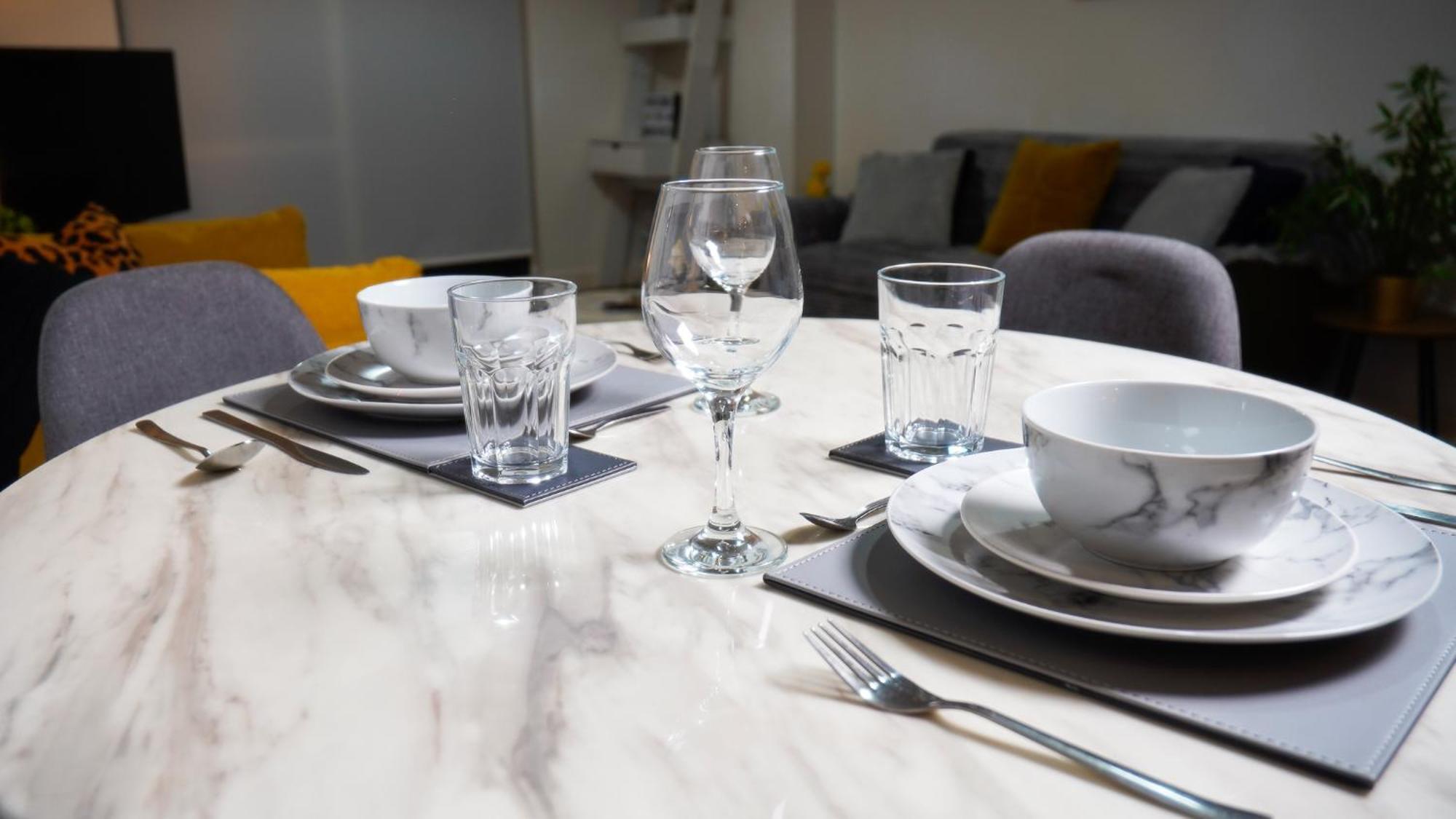 Manchester City Centre Apt With Balcony & Free Parking - Including Free 1-Hour Late Check-Out For Bookings On The 29Th 31St May, Justeat Voucher For 2-Night Stays Minimum! แมนเชสเตอร์ ภายนอก รูปภาพ
